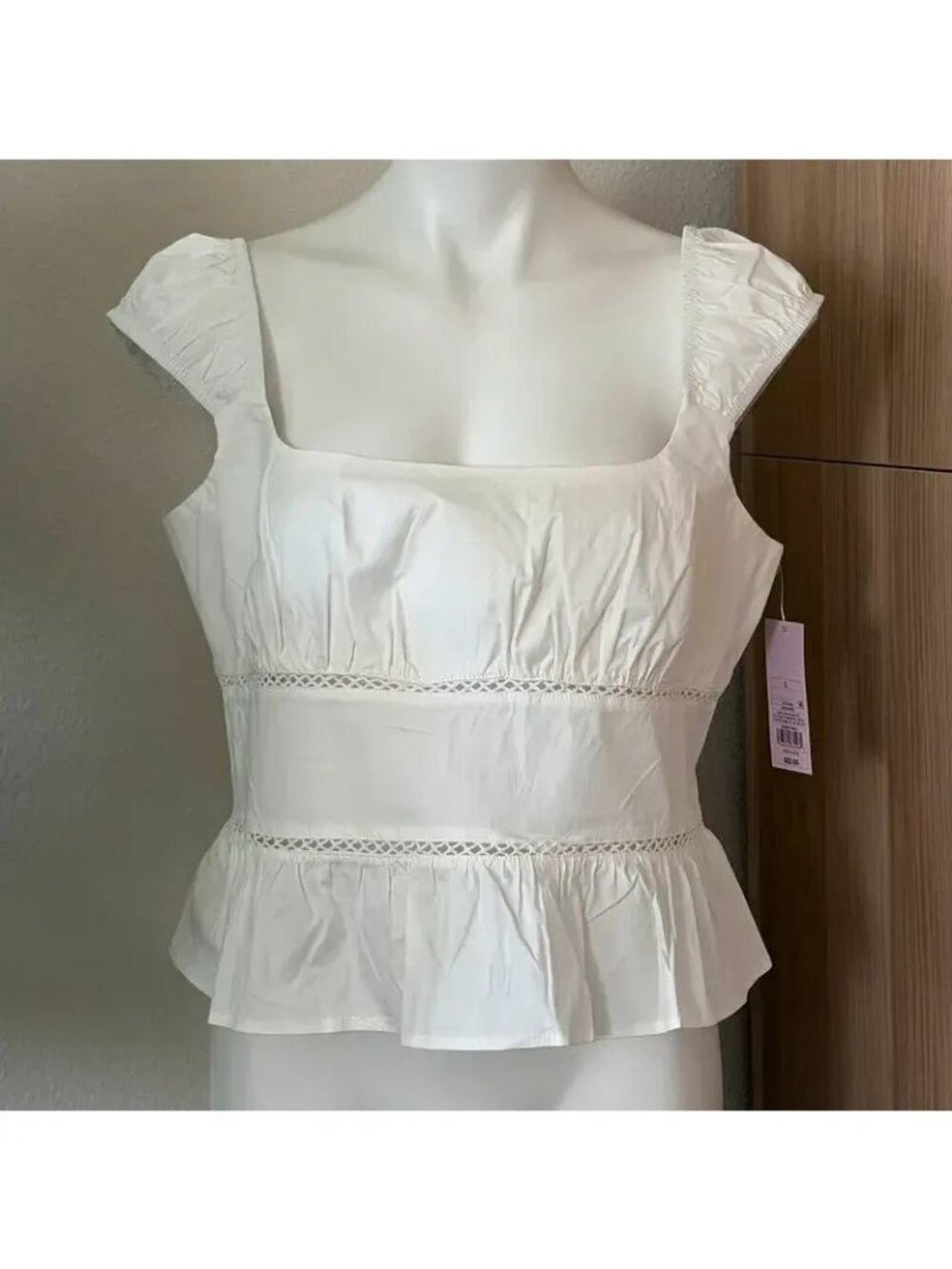 Wild Fable Women’s White Cropped Top Size L